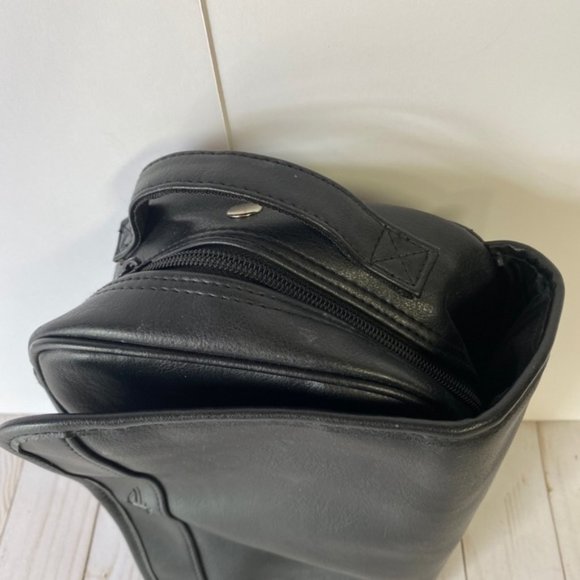 DOCKERS Men's Toiletry Bag - Picture 2 of 6